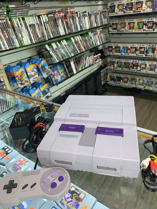 Original Super Nintendo console system in excellent working condition ( cleaned & tested, refurbished)
